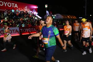 BIB: 24303, 21572, 23697, 102
                            <button type="button" onclick="openModal(23068247)" class="btn btn-primary btn-sm float-right btn-popup" data-toggle="modal" data-target=".modal-high-quality">
                        <i class="fas fa-shopping-cart"></i> Add to Cart
                    </button>
                                            <button type="button" onclick="isThisMe(23068247, true)" class="btn btn-success btn-sm float-right btn-popup btn-isme hidden" data-toggle="tooltip" data-placement="bottom" title="นี่คือรูปของคุณใช่ไหม คลิกที่นี่เพื่อเอาเข้าอัลบั้ม">
                        <i class="fas fa-plus"></i> Add to album
                    </button>
                    <button type="button" onclick="isThisMe(23068247, false)" class="btn btn-warning btn-sm float-right btn-popup btn-isnotme hidden">
                        <i class="fas fa-ban"></i> Remove from album
                    </button>